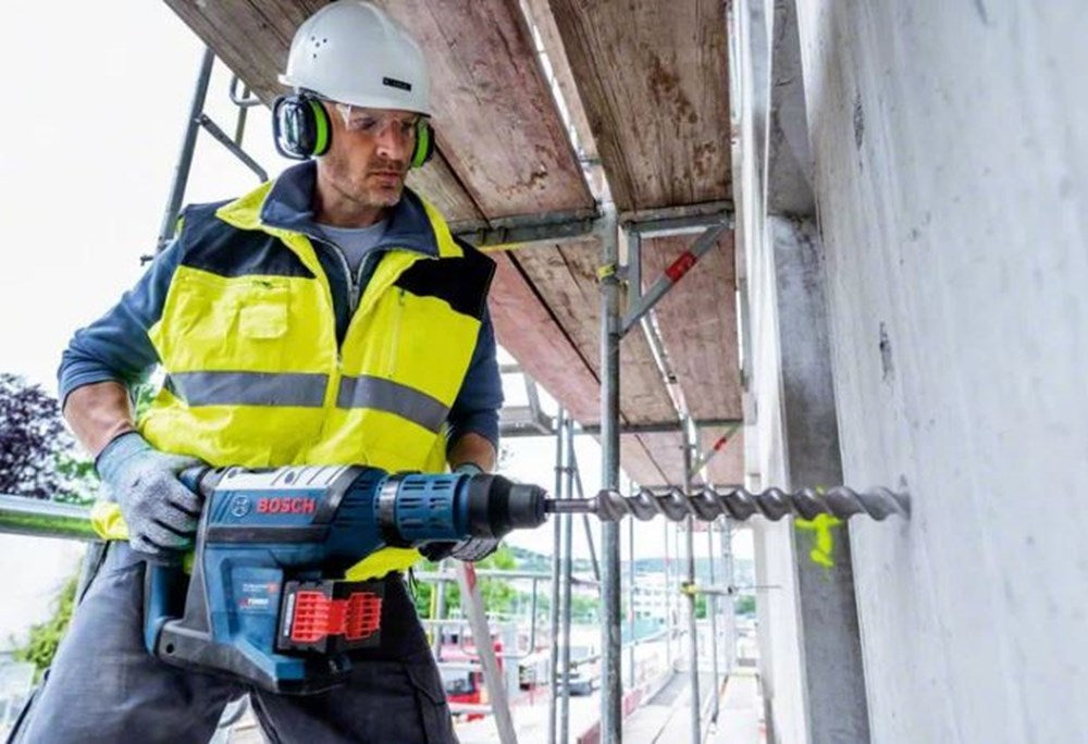 Bosch GBH 18V-45 C Accu boorhamer C&G in Koffer met 2x 12,0Ah accu's - 0611913002